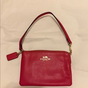 👛 coach wristlet! Perfect condition 🎁